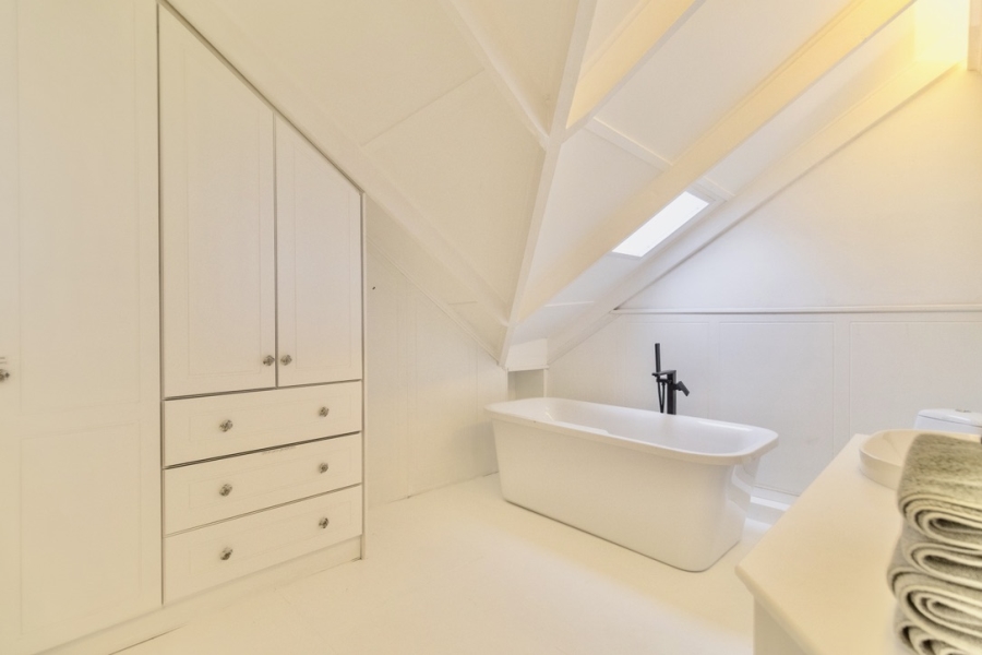 5 Bedroom Property for Sale in Grotto Bay Western Cape